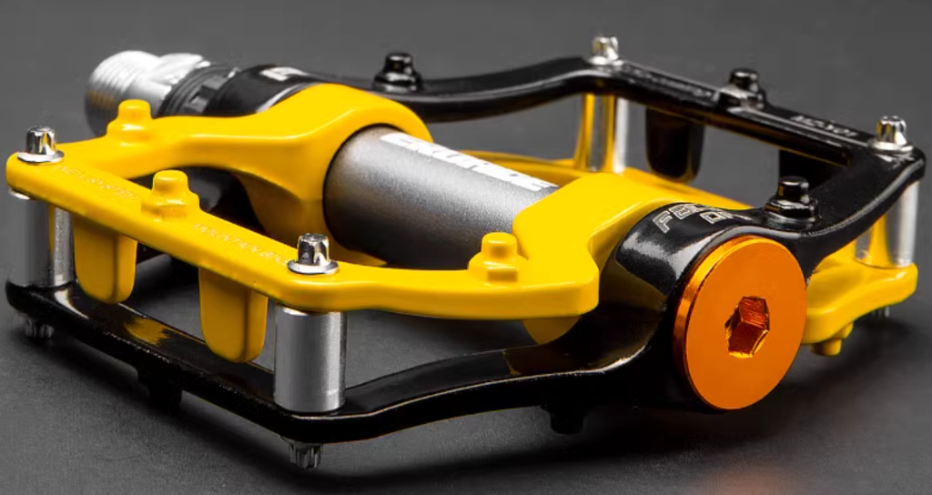 bike pedal types: Pedal with Replaceable Traction Pins