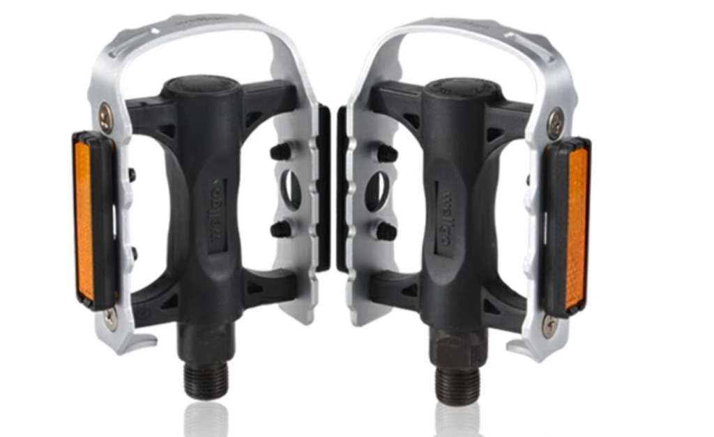 bike pedal types: Pedal with Serrated-Edge Platform